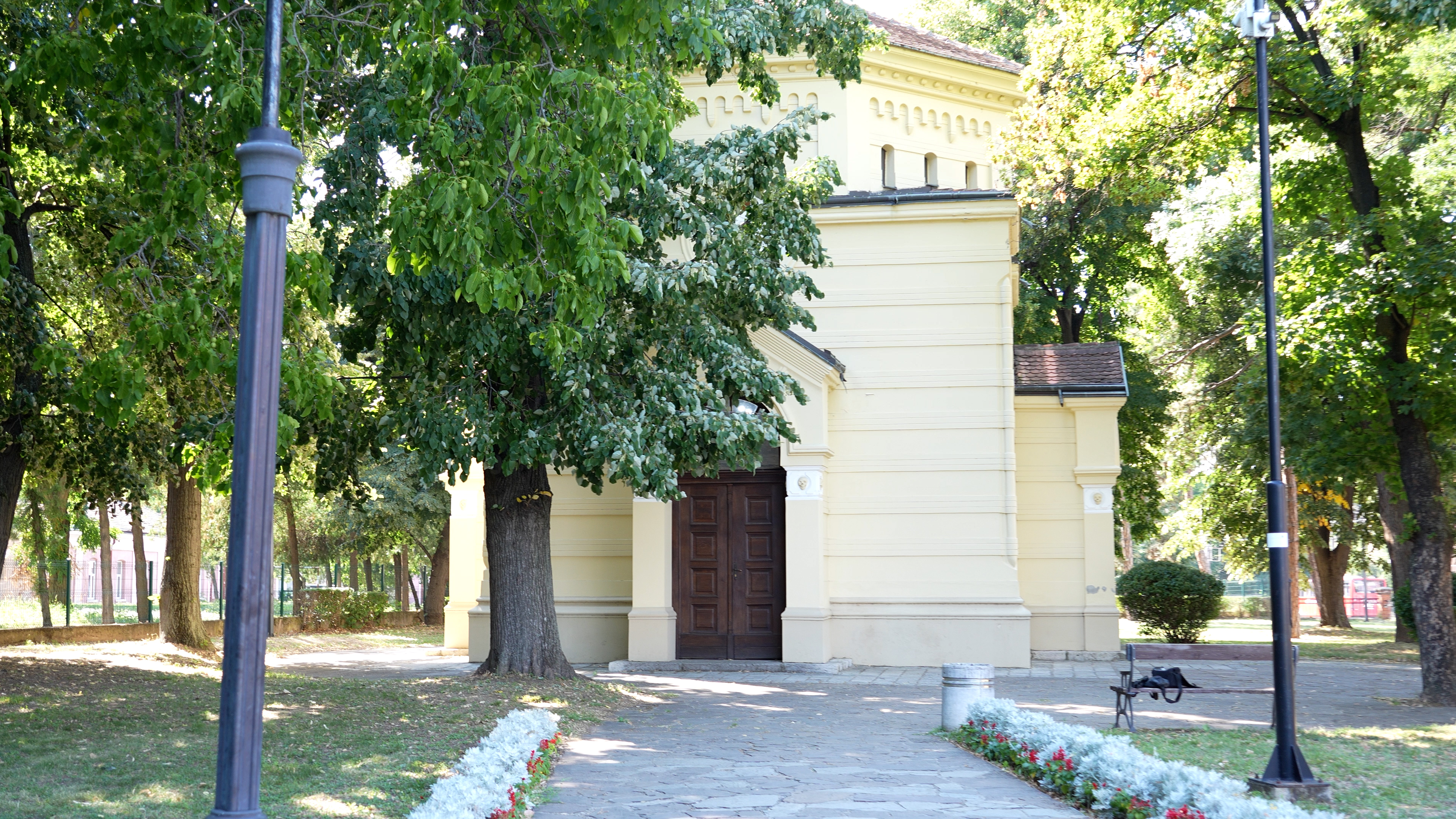 cele-kula-napolje